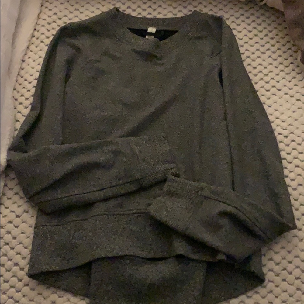Lululemon grey sweatshirt ! 😃